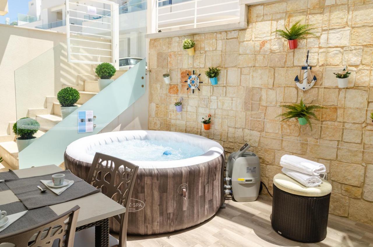 Вілла Apulialux Little Jem W Jacuzzi / 180 Steps From Sea Поліньяно-а-Маре Екстер'єр фото