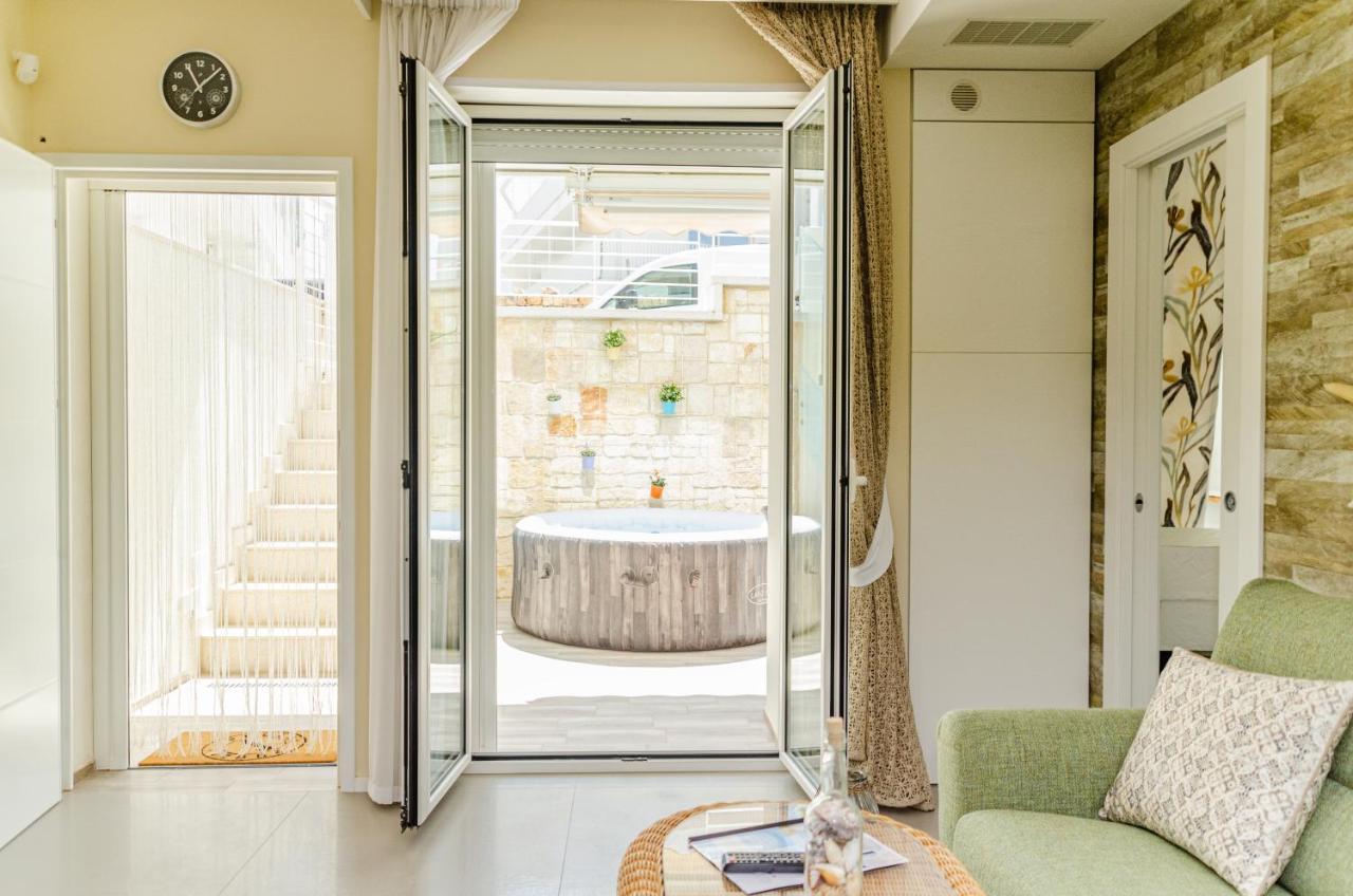 Вілла Apulialux Little Jem W Jacuzzi / 180 Steps From Sea Поліньяно-а-Маре Екстер'єр фото