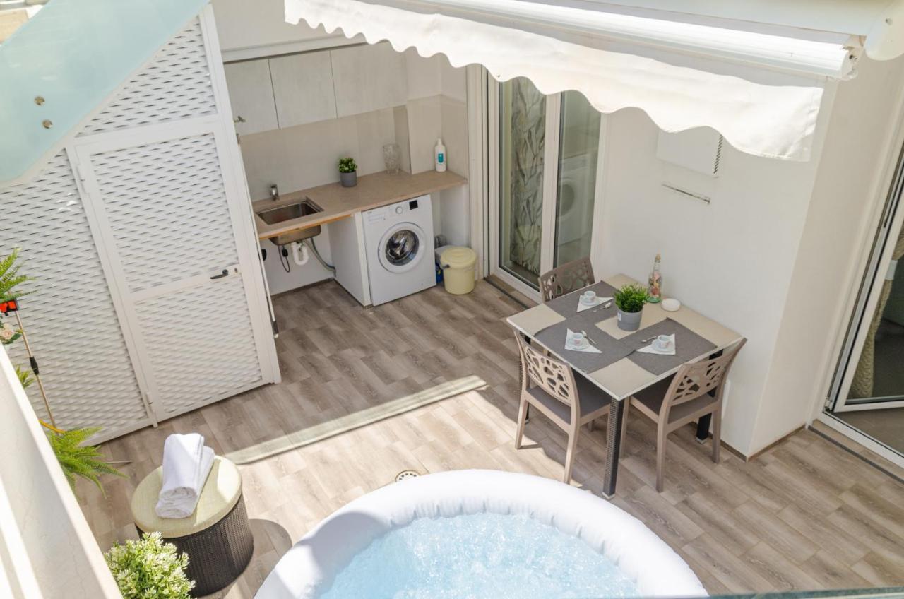 Вілла Apulialux Little Jem W Jacuzzi / 180 Steps From Sea Поліньяно-а-Маре Екстер'єр фото